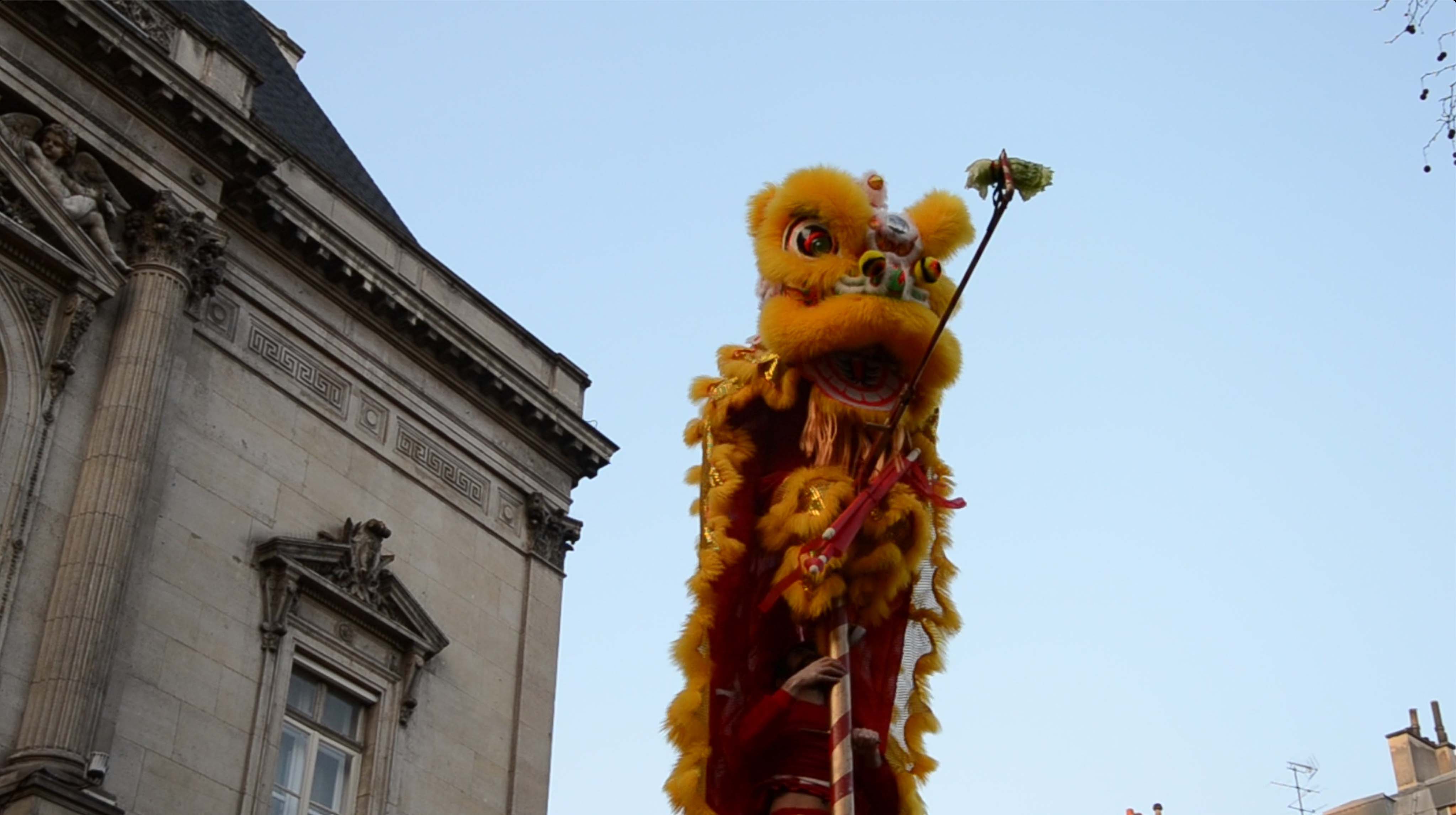 Danse du mât, mairie du 11e arrondissement, école Pak Mei, 2015 Danse du mât, mairie du 11e arrondissement, école Pak Mei, 2015
