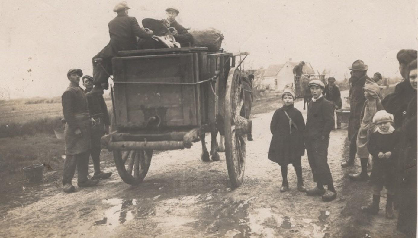 Transport du poisson vivant (carpes) d'une région à l'autre, au lendemain de la Première guerre mondiale