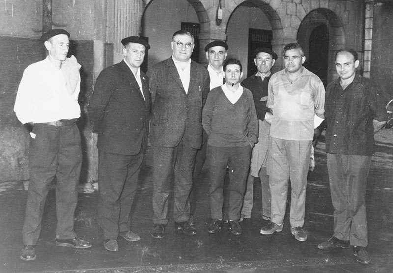 Groupe de bertsolaris à Ordizia, 1964
